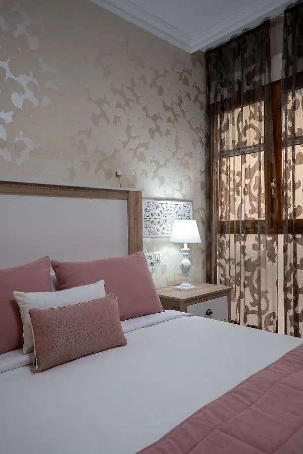 Reina Aixa- Apartamento Centro Гранада 0*,